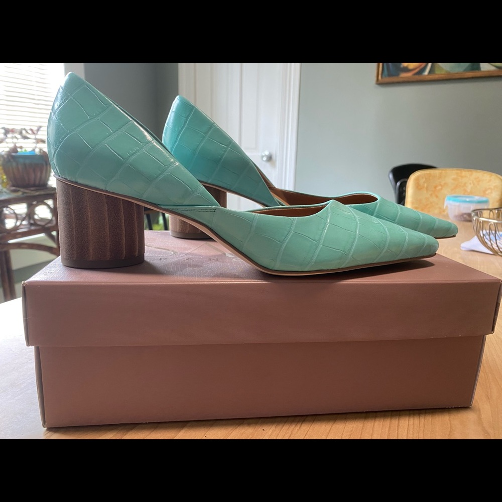 Franco Sarto Aqua Leather Heel Size 9